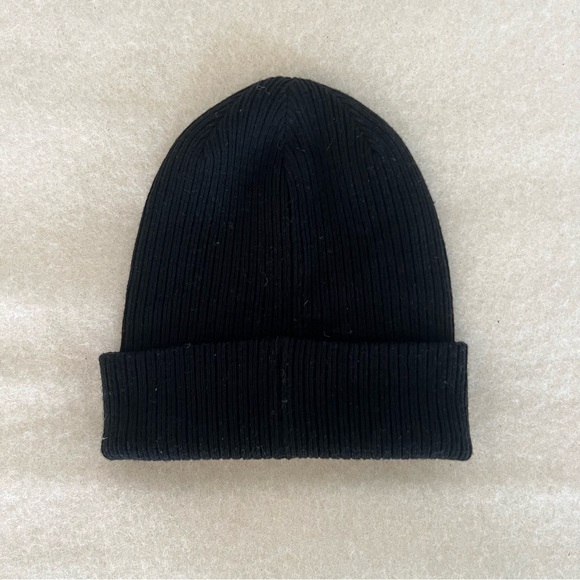 Aritzia Sunday Best Beanie in Black - Picture 5 of 8